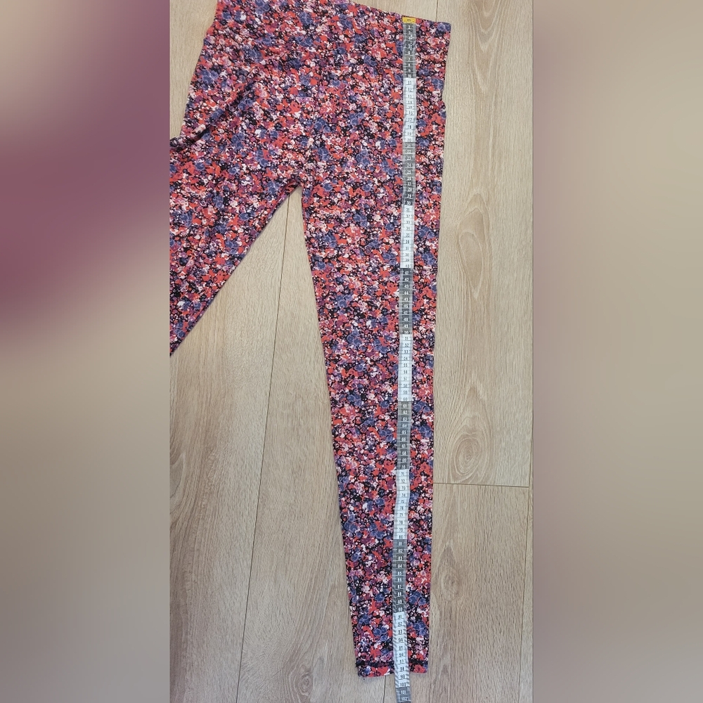 Floral Patterned Leggings - Picture 10 of 10